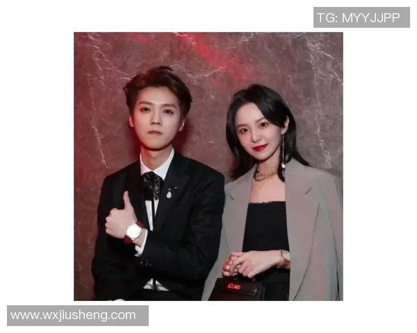 足球明星与网红同框合影瞬间揭秘引发热议的社交媒体潮流