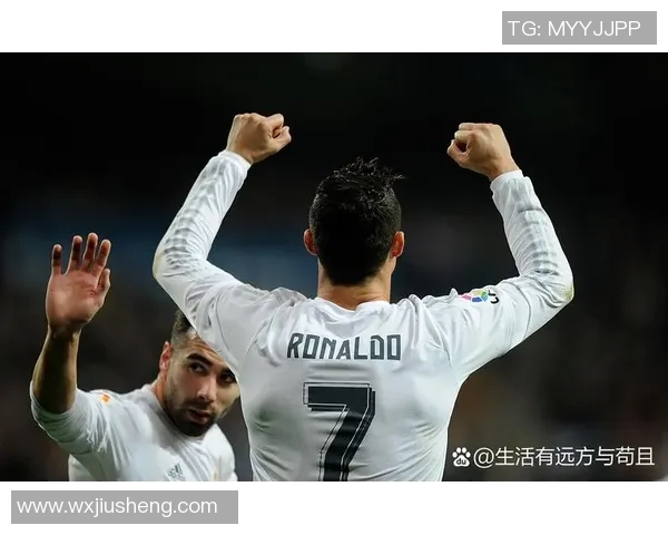 足球明星如王子般闪耀球场魅力与风采尽显无遗